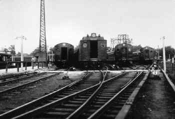 68. MU Trains-Old MU Yard-Valley Strm-9-14-32 (Keller).jpg (79780 bytes)